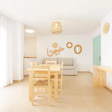 卢斯阿科斯公寓式酒店 *