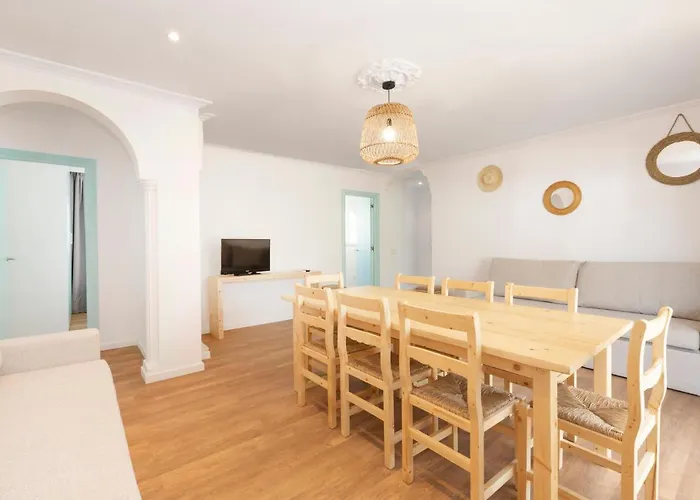 卢斯阿科斯公寓式酒店 *