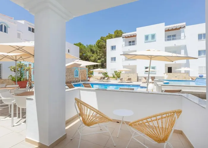 卢斯阿科斯公寓式酒店 * 圣埃乌拉利亚